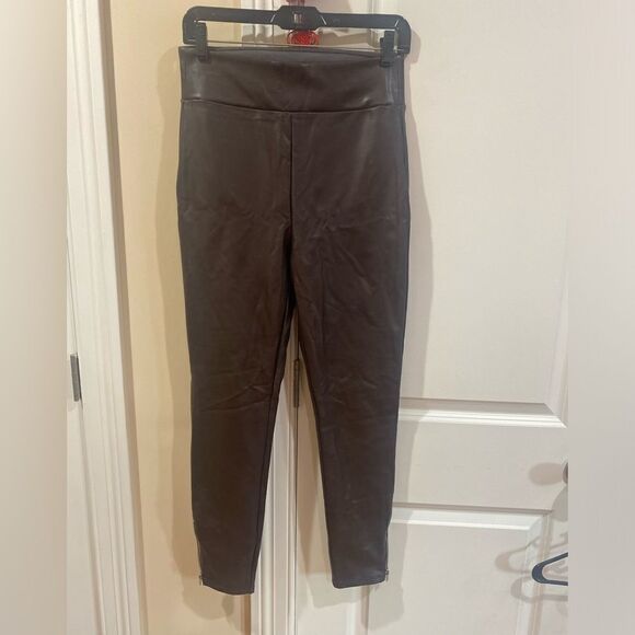 Abercrombie and Fitch faux leather pants - Picture 1 of 5